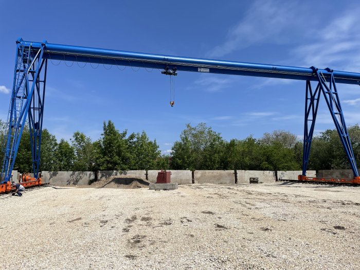 Козловой кран г/п 10т, пролет 30м